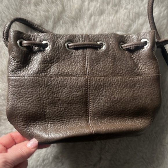 Tignanello light brown cocoa leather drawstring bucket crossbody bag - Picture 9 of 13